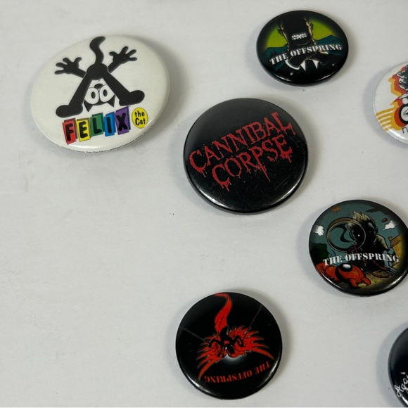Buttons Collection with Colorful Designs - Picture 7 of 7
